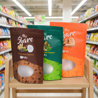 Op maat gemaakte driekleurige bedrukte food grade stand-up pouch met venster, hersluitbaar voor gemengde noten, natuurlijk gedroogd fruit en snacks