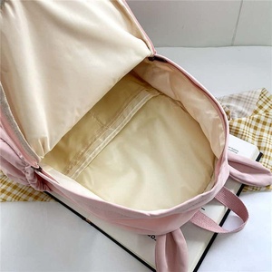 Sac à dos unisexe à motif de fruits gris avec oreilles de lapin, fermeture éclair, plusieurs poches, sac à dos de jour, 14 pouces, tissu non tissé - Product Image 1