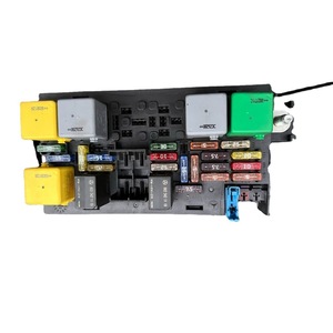 Boîtier de fusibles Mercedes-Benz A1645403572 W164 12V Support de relais automobile - Product Image 2