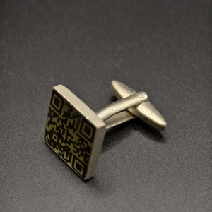 Mancuernillas con Código QR Impreso Personalizado al por Mayor, Mancuernillas Cuadradas <span class=keywords><strong>de</strong></span> Aleación <span class=keywords><strong>de</strong></span> Zinc, Tarjetas <span class=keywords><strong>de</strong></span> Visita Digitales, Promoción <span class=keywords><strong>de</strong></span> Marca, Boda, Fiesta, Unisex - Product Image 2
