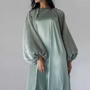 2024 Dubai Pleated Open Abaya Dress 2 Pieacs Set For Women Beautiful Hand Made Mint Pleated Cape With Inner Modest Dress