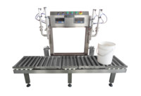 Machine de remplissage de tambour de seau de jerrycan semi-automatique 5L 20L à faible coût pour les lubrifiants de boissons sac en verre de détergent d'huile de palme d'huile d'olive