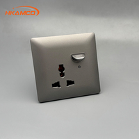 Prise murale élégante double pôle 20A avec ports USB-A et Type-C, en matériau PC durable, coloris Or, Blanc, Noir, Gris (norme britannique)