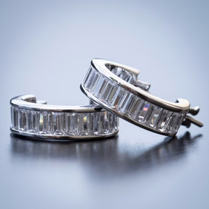 Layered Trapezoid Huggie Earrings for Women Sparkling Geometric Ear Cuff Daily Street Fashion Jewelry - Product Image 6