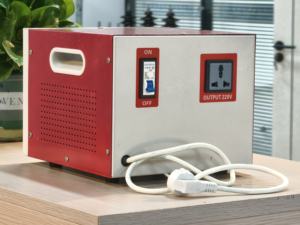 Svc-<span class=keywords><strong>2kva</strong></span> 3kva 5kva 6kva 12kva 20kva 30kva Высокоточный полностью автоматический стабилизатор напряжения переменного тока - Product Image 5