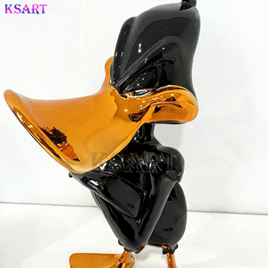 Scultura di Paperino in Resina Elettroplaccata, Bellissimo Oggetto Decorativo in Resina per Soggiorno, Regalo per le Feste - Product Image 5