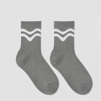 Chaussettes de sport athlétiques pour homme en coton côtelé jacquard rayé gris personnalisées avec conception et maquette GRATUITES