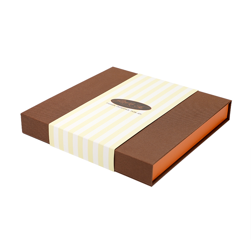 Caja de bombones con tapa