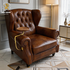 Sillón Chesterfield Americano Vintage de Cuero Encerado con Botones, Estilo Godfather, con Bandeja Lateral para Vasos - Product Image 1