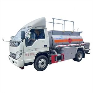 Camion-citerne Foton 4x2 de petite capacité pour le transport de carburant, d'huile, de diesel, d'essence, de GNC, de GPL à vendre - Product Image 1