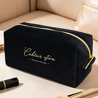 Élégante trousse de toilette douce avec logo personnalisé pour cadeau de demoiselle d'honneur et étui de rangement portable grande capacité pour produits de soin