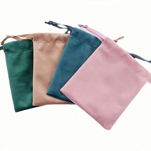 Pochette en velours doux de haute qualité avec cordon de serrage, options de couleurs variées, sac d'emballage pour bijoux en velours avec rubans en soie - Product Image 3