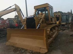 รถดันดินตีนตะขาบ Caterpillar D6D สีเหลือง อุปกรณ์ก่อสร้างพร้อมใบมีดและเครื่องยนต์สำหรับงานเคลื่อนย้ายดิน - Product Image 2