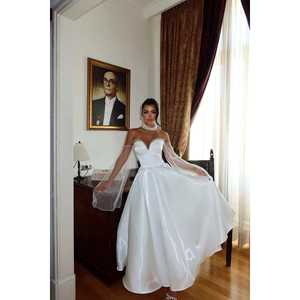 ชุดแต่งงานทรงบอลกาวน์สีขาว พร้อมชายกระโปรงยาว แบบไร้สายรัดไหล่ คอรูปหัวใจ จับจีบหรูหรา สไตล์เรียบง่าย สำหรับเจ้าสาวและแม่เจ้าสาว - Product Image 3