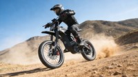 Nouvelle moto tout-terrain 72V 7500W sans balais avec freins à disque, cadre en acier et transmission par chaîne