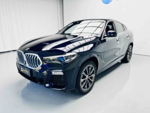 <span class=keywords><strong>BMW</strong></span> X6 2021 XDrive30i M Sport d'occasion, conduite à gauche, avec phares à LED, sièges en cuir, volant multifonction, SUV coupé de luxe - Product Image 2