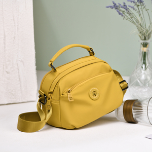 Sac messager grande capacité de qualité supérieure pour femme - Sac fourre-tout bandoulière résistant à l'eau avec fermeture éclair pour les voyages et l'usage quotidien - Product Image 1