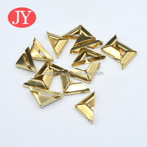 ตัวป้องกันขอบทองเหลืองสีทองวัสดุเหล็กพิมพ์ลายอุปกรณ์เสริมจากโรงงานตัวป้องกันขอบหนังสือคลิปมุมโลหะสำหรับเมนู - Product Image 5