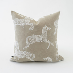 Vente en gros oreillers de haute qualité, usine nœud canapé nœud <span class=keywords><strong>boule</strong></span> lancer oreillers velours nœud oreiller housses de coussin/ - Product Image 1