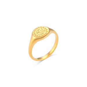 Anillo de Sello Vintage con Símbolo Solar Grabado, Chapado en Oro PVD de 18K, Hipoalergénico, de Acero Inoxidable, Apilable, Decorativo - Product Image 2
