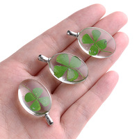 Porte-clés en résine avec trèfle à quatre feuilles séché véritable, pendentif porte-bonheur, spécimen végétal, breloque pour la fabrication de bijoux DIY pour femmes