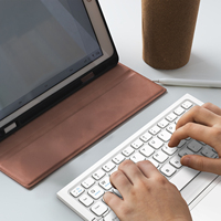 Keyboard Nirkabel Bluetooth K999 Lipat dengan Logo Kustom, Tombol Scissor, Tata Letak Bahasa Inggris, Ukuran Saku Portabel
