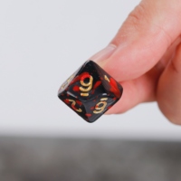 Ensemble de dés en résine écologique durable de 7 pièces, couleur unie, logo personnalisé OEM/ODM, forme polyédrique irrégulière pour jeux de rôle sur table