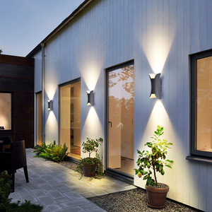 Lámpara de Pared Exterior de Doble Cabezal, Impermeable, con Haz de Luz Ascendente y Descendente, Estilo Nórdico, para Balcón, Patio - Product Image 2