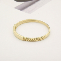 Vente en gros de bagues en or jaune 9k au design populaire Bague à lettres DIY Bijouterie fine pour femmes hommes Cadeau personnalisé en or massif