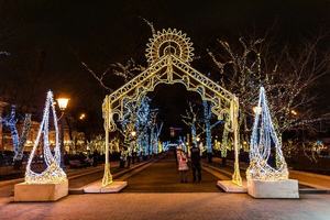 Luces LED de arco personalizadas a prueba de agua IP65 para decoraciones navideñas y de múltiples festivales en interiores/exteriores. - Product Image 1