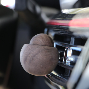 Diffuseur rond en bois pour aérateurs de voiture, noyer noir, diffuseur d'huiles essentielles, parfum longue durée, cadeau décoratif - Product Image 1