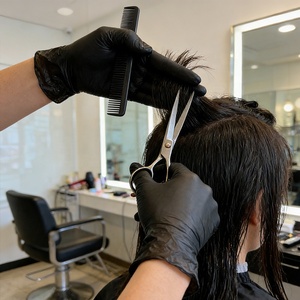 Guantes de PVC sin látex, impermeables, para corte de pelo, resistentes al <span class=keywords><strong>aceite</strong></span>, para lavar el cabello, desechables, sin polvo negro, guantes de vinilo de 4mil para peluquero - Product Image 3