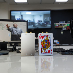 Özelleştirilmiş 70MHz-6GHz Mini yeni stil İha algılama modülü 1-10km Drone algılama güç amplifikatörü güvenlik koruma ürünü - Product Image 4