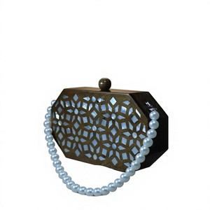 Sac à main de luxe fait main en mosaïque de nacre avec chaîne d'épaule amovible - Product Image 1