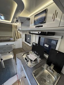 Camioneta Todoterreno con Remolque para Acampar, con Baño, Mini Refrigerador, Aire Acondicionado, para Acampar en la Playa, Camioneta Personalizada - Product Image 6