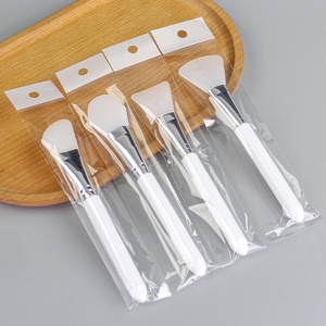 Brocha de Silicona para Mascarillas Faciales con 4 Formas, Suave, para Cuidado de la Piel, Aplicación en Spa, Mezcla de Mascarillas Faciales, para Salón de Belleza, para Mujeres - Product Image 2