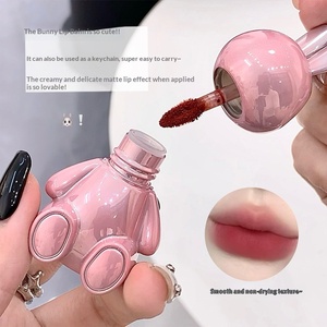 <span class=keywords><strong>ลิ</strong></span><span class=keywords><strong>ป</strong></span>กลอสเนื้อแมทท์แบบพกพา กลิ่นผลไม้ วีแกน แบรนด์ส่วนตัว รู<span class=keywords><strong>ป</strong></span><span class=keywords><strong>หมี</strong></span>น่ารัก สี<span class=keywords><strong>ชมพู</strong></span> รุ่น Ge Rabbit Ge Cute - Product Image 3
