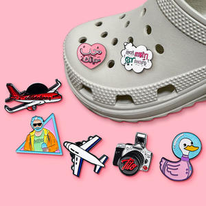 Pin Decorativo de Metal Personalizado con Logotipo de Moda, Adorno de Zapatos con Diseño de Anime - Product Image 6