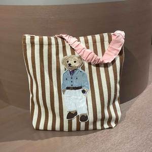 Bolsa de oso de lona de estilo urbano con decoración bordada Cierre abierto - Product Image 5