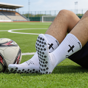 Chaussettes de football antidérapantes personnalisables avec grip, coussinets en tissu éponge absorbant la transpiration, chaussettes de football OEM avec logo personnalisé, taille pour hommes, jeunes et équipes - Product Image 3