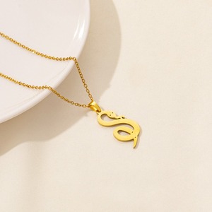 Collier <span class=keywords><strong>Serpent</strong></span> en Acier Inoxydable 304 Doré avec Écailles Gaufrées, Motif Animal Sauvage Cobra, pour Hommes et Femmes, Ensemble de Bijoux Pendentif Unisexe - Product Image 6