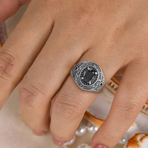 Anello Vintage Bohemien con Zirconi Intarsiati da Donna, Gioiello Elegante e alla Moda - Product Image 2