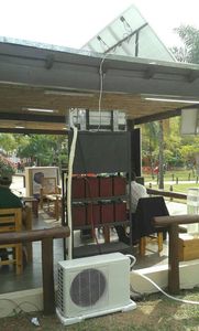 ผู้ผลิตเครื่องปรับอากาศพลังงานแสงอาทิตย์ 12000BTU เครื่องปรับอากาศพลังงานแสงอาทิตย์พร้อมแบตเตอรี่ 18000BTU/1.5TON ผู้ผลิตเครื่องปรับอากาศพลังงานแสงอาทิตย์ - Product Image 2