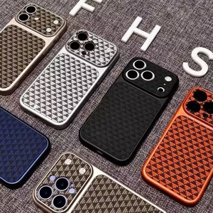 Coque magnétique à motif écossais pour iPhone 17 Pro Max, transformable instantanément en grande fenêtre, compatible avec les modèles 16 et 15, finition mate et antichoc. - Product Image 2