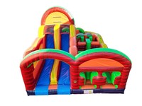 Divertido Tobogán Inflable con Obstáculos de Jungla Colorida, Equipo de Juego Infantil de PVC Resistente para Parques de Aventura