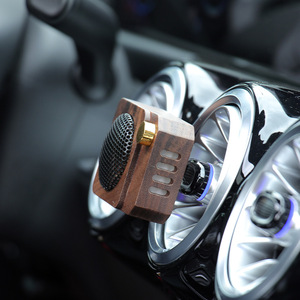 En stock, livraison directe disponible. Diffuseur d'huiles essentielles pour voiture/enregistreur vinyle à ventilation, en bois de noyer noir massif. - Product Image 4