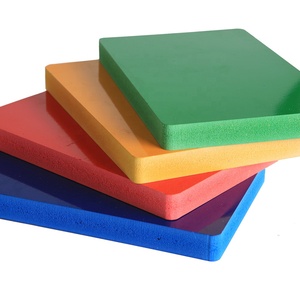 Panneau de mousse coextrudé en PVC coloré anti-rayures Panneau en plastique Panneau rigide en PVC sandwich à trois couches - Product Image 1