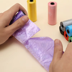Vente en gros de 12 rouleaux de sacs à déjections pour chiens, compostables, biodégradables, étanches, écologiques, avec motif de patte - Product Image 3