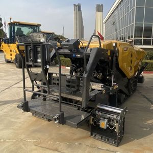 Pavimentadora de Asfalto con <span class=keywords><strong>Ruedas</strong></span> de Alta Maniobrabilidad RP455W 4.5M para Calles Urbanas - Product Image 1