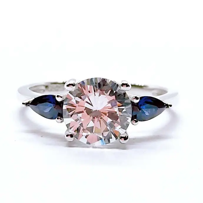 Perangkat cabang tiga batu personalisasi bumi ditambang cincin pernikahan pertunangan berlian Cz safir biru bulat Natural
